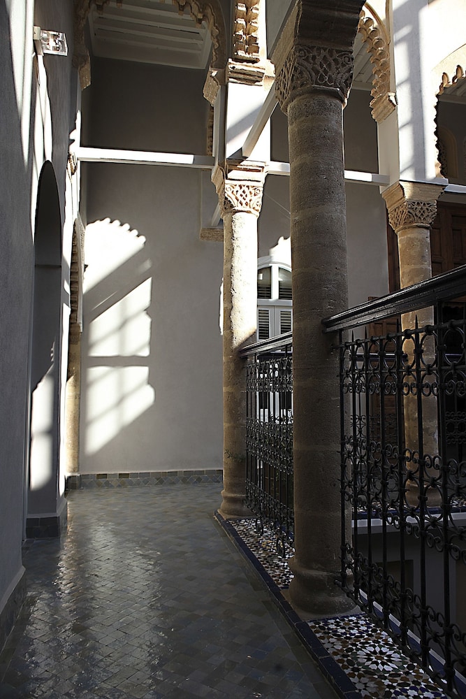 L Alcazar 21/41