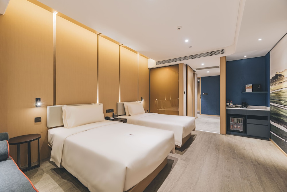 Atour hotel (Huayang Metro Station Tianfu Chengdu) 7/24