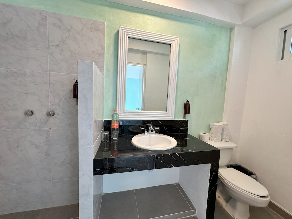 Acamar Beach Resort Acapulco 64/65