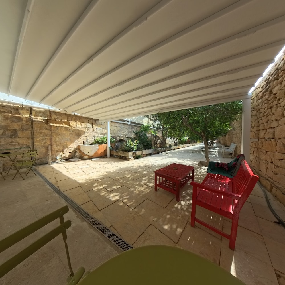 Inhawi Hostel 23/50