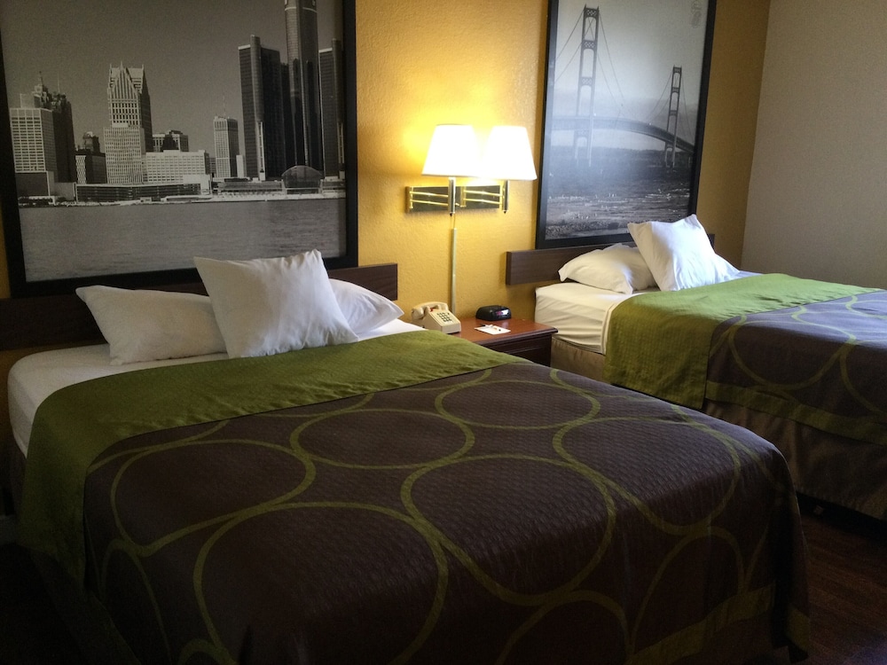 Super 8 By Wyndham Canton/Livonia Area 12/20