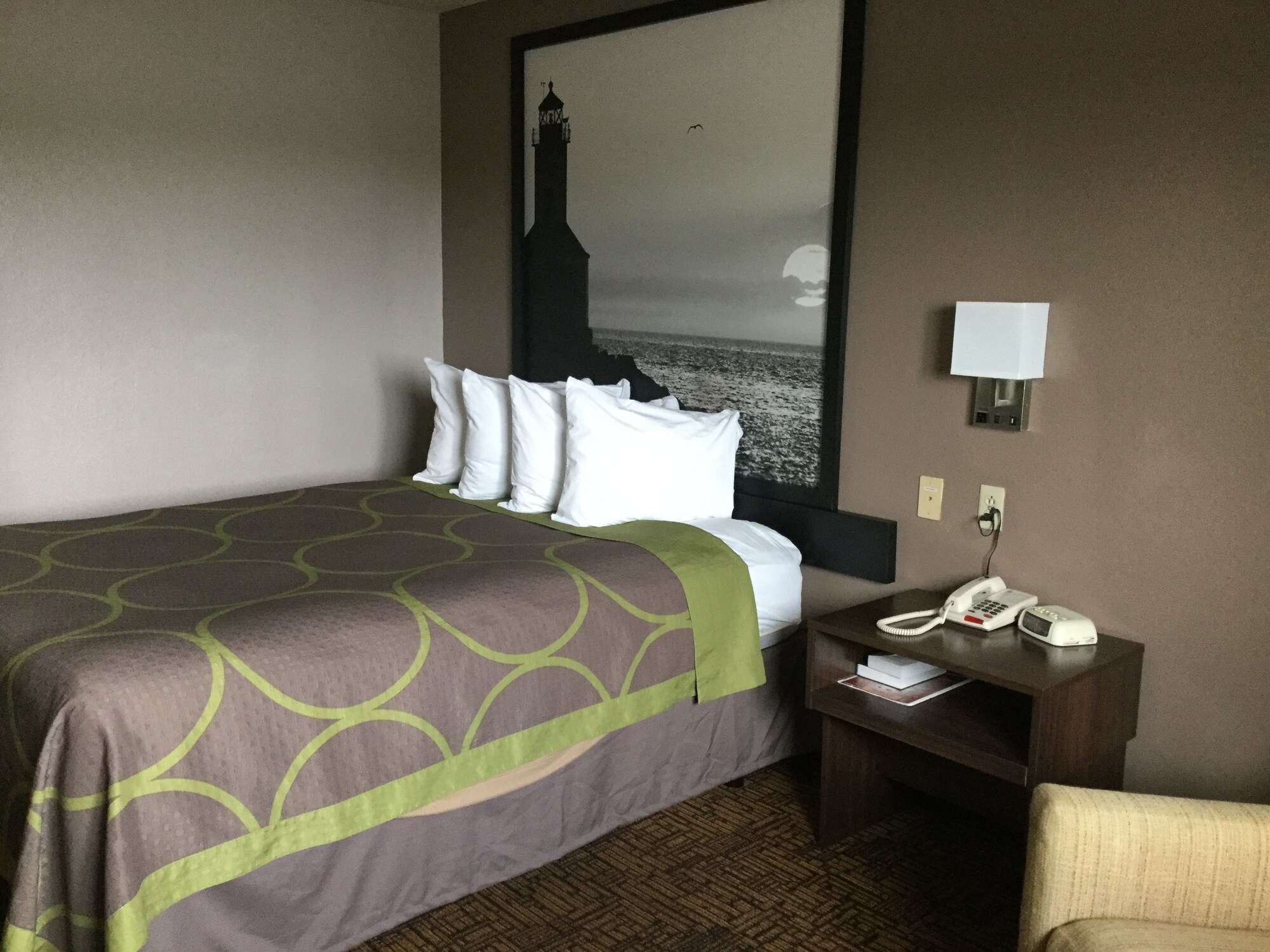 STANDARD, QUEEN BED