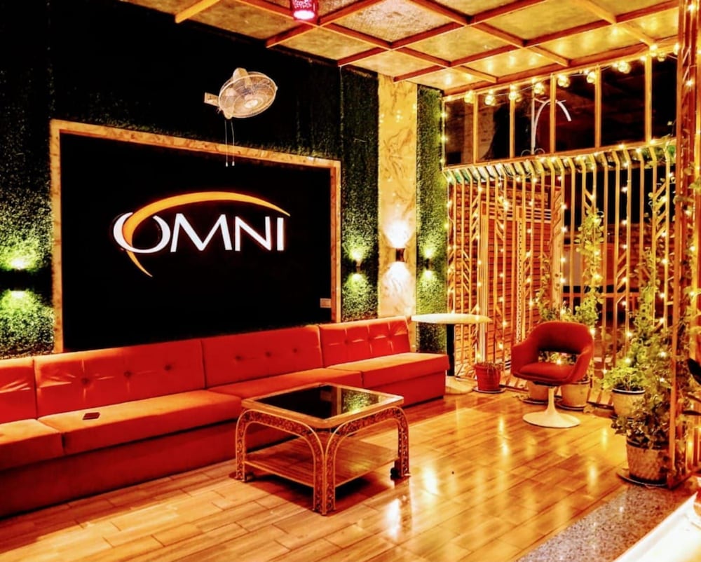 Omni Plaza 36/50