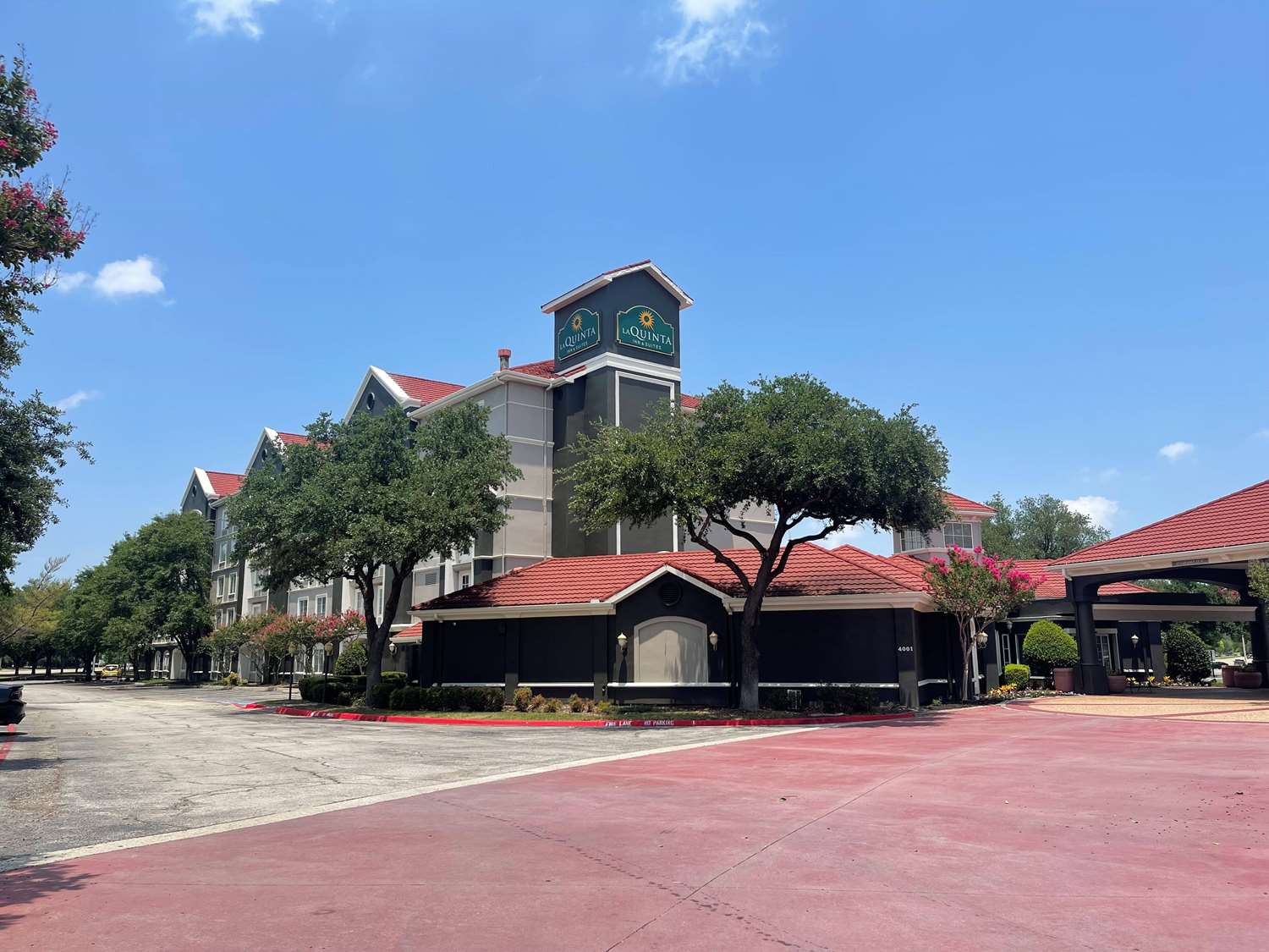 La Quinta Inn & Suites by Wyndham Dallas Arlington South 57/66