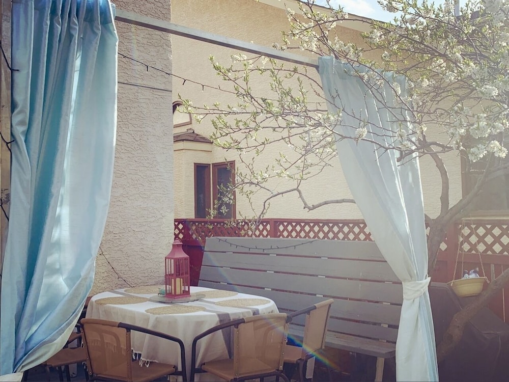 Brother Li Homestay [VR] 38/67