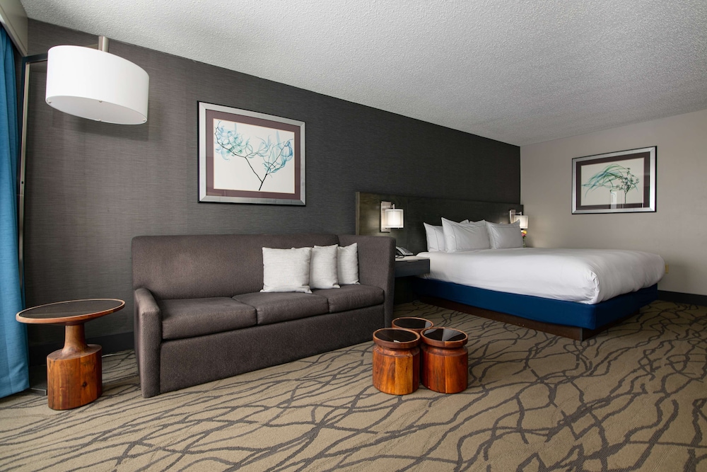 Doubletree by Hilton Hotel Racine Harbourwalk 38/79