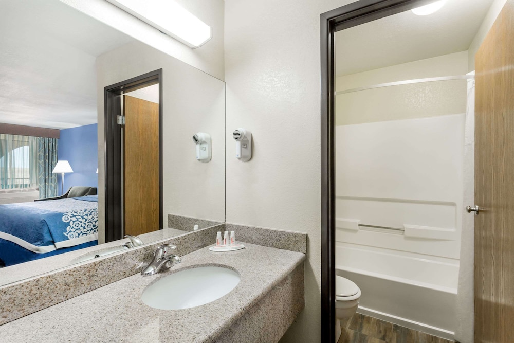 Days Inn By Wyndham Holbrook 13/45