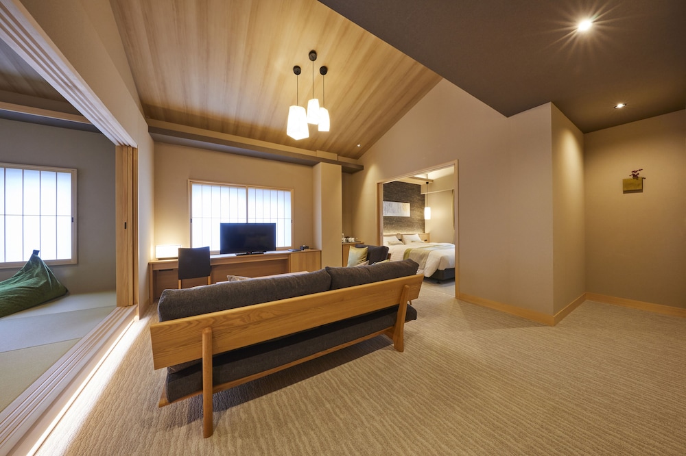 Rinn Shirakawa South 30/50