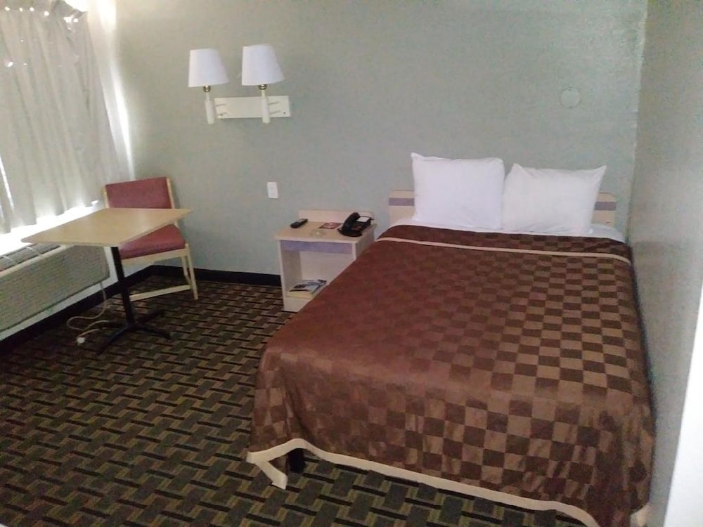 Americas Best Value Inn Amarillo Airport 13/34