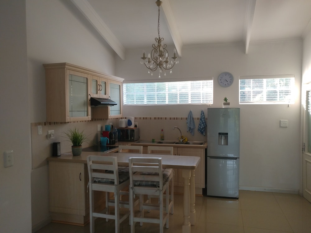 Pepper Tree Bnb 31/50
