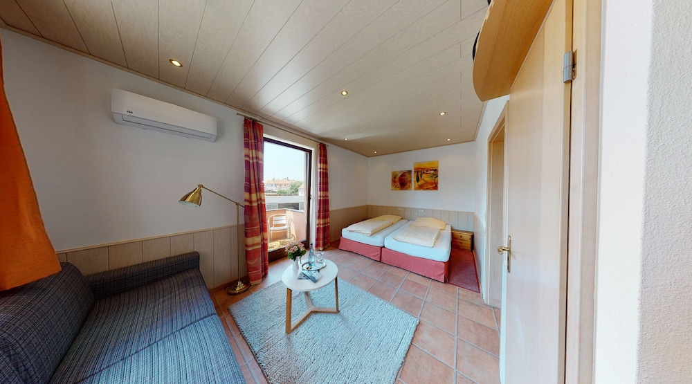 Rothenburger Hof Hotel 21/33