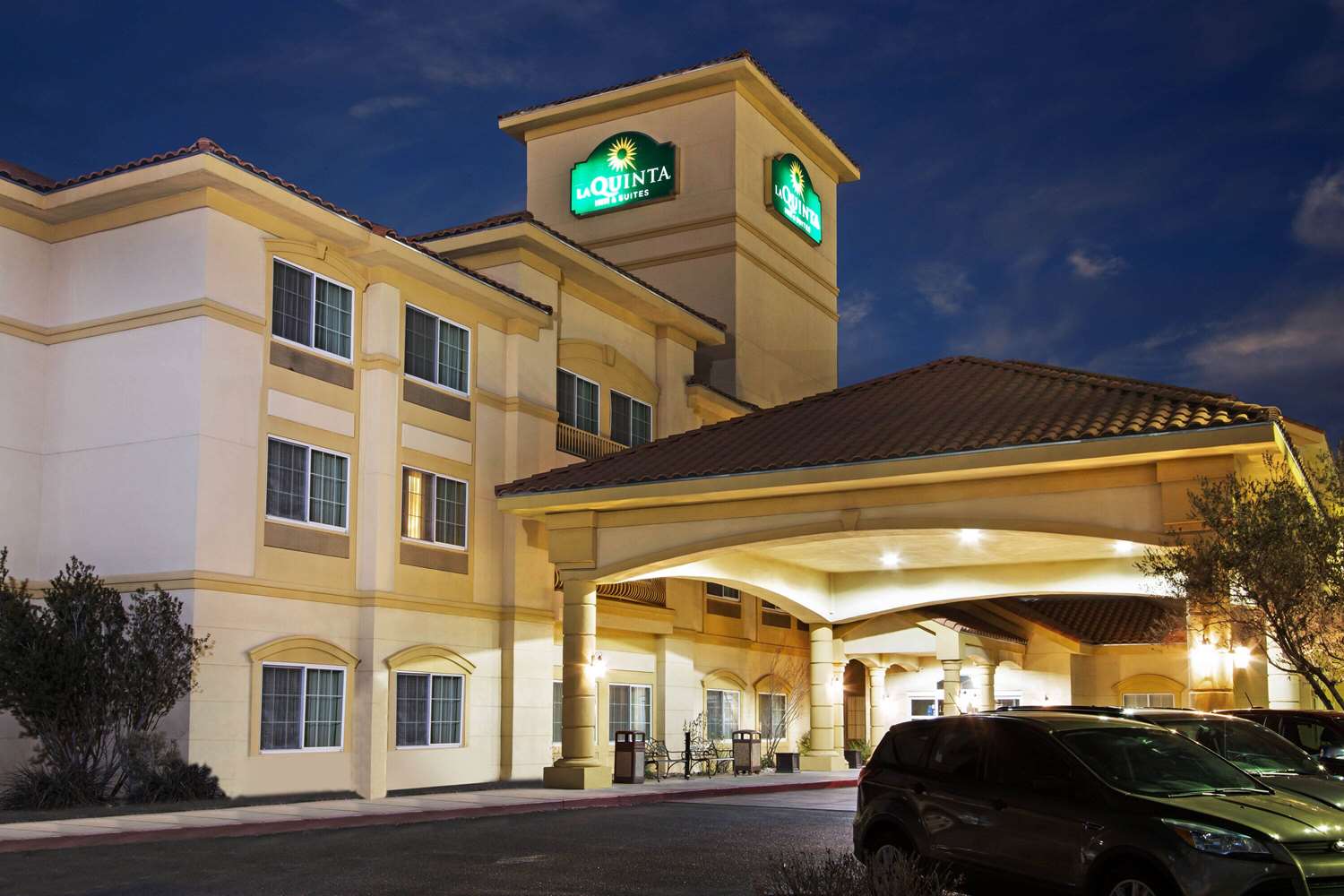 La Quinta Inn & Suites by Wyndham Albuquerque Midtown 50/57