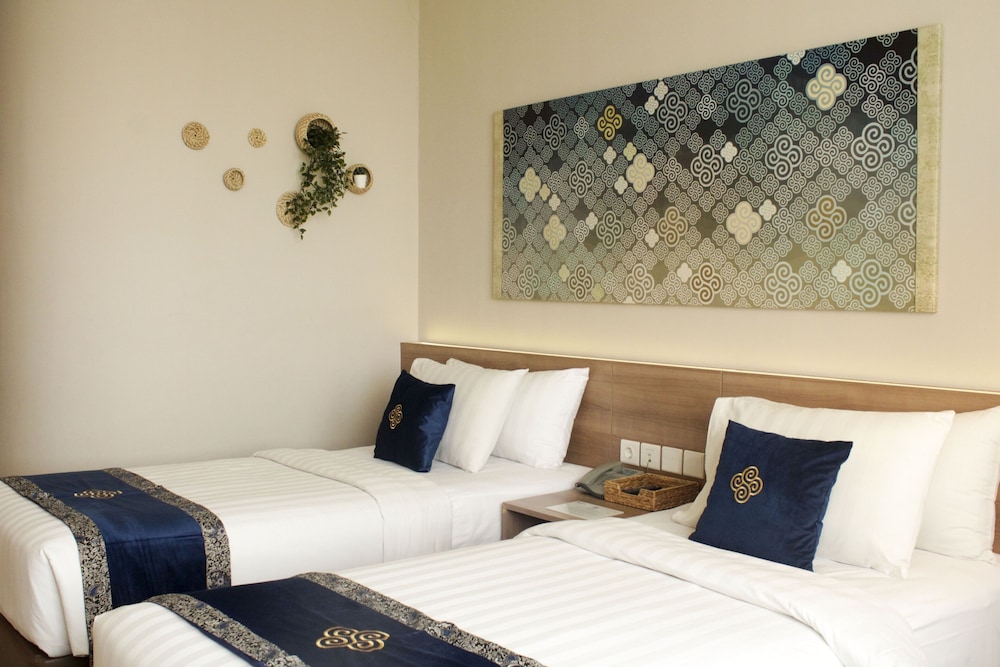 Sunday Hotel Antero Jababek 28/70