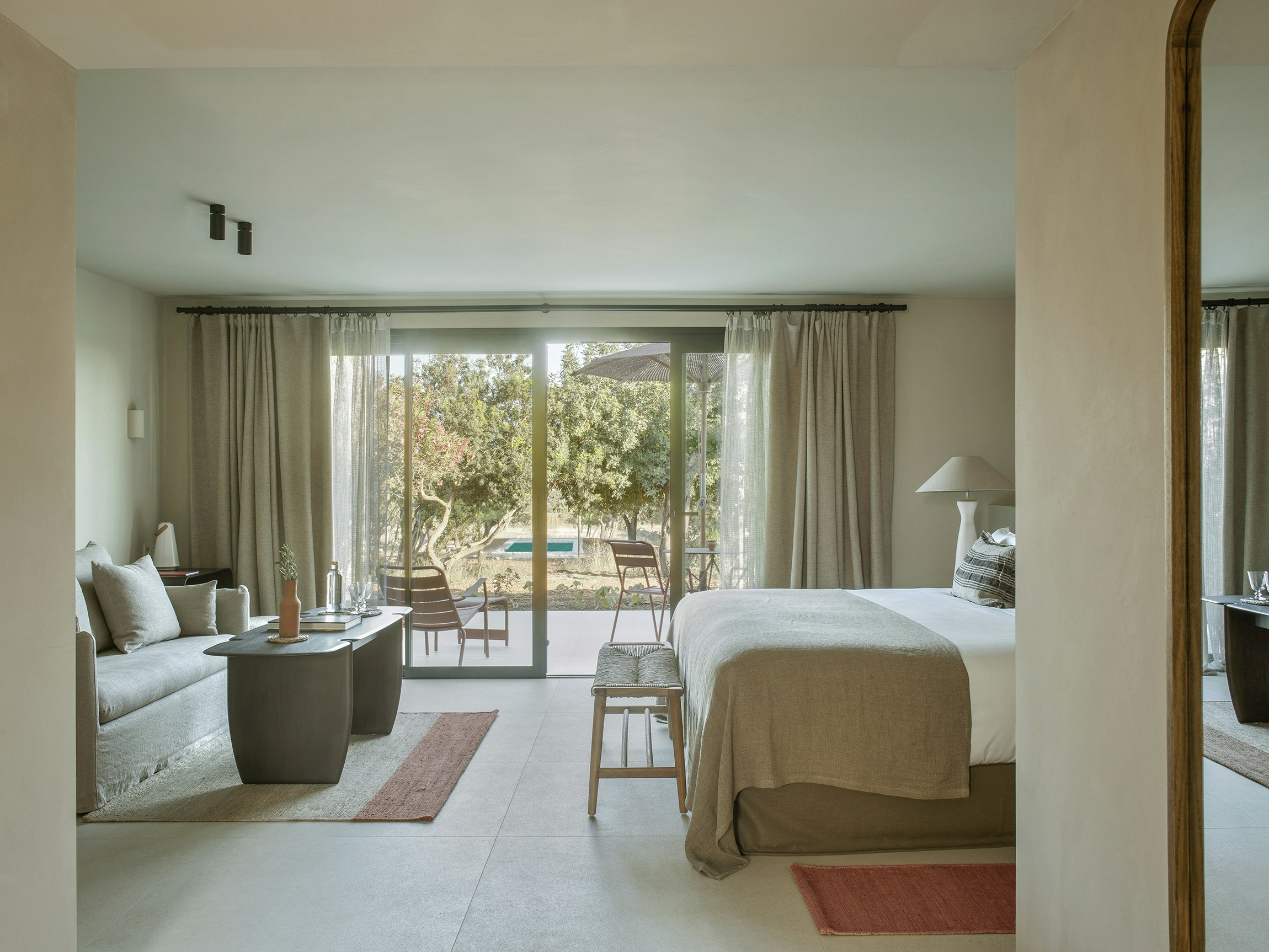 Garden, Suite, Pool and Garden View