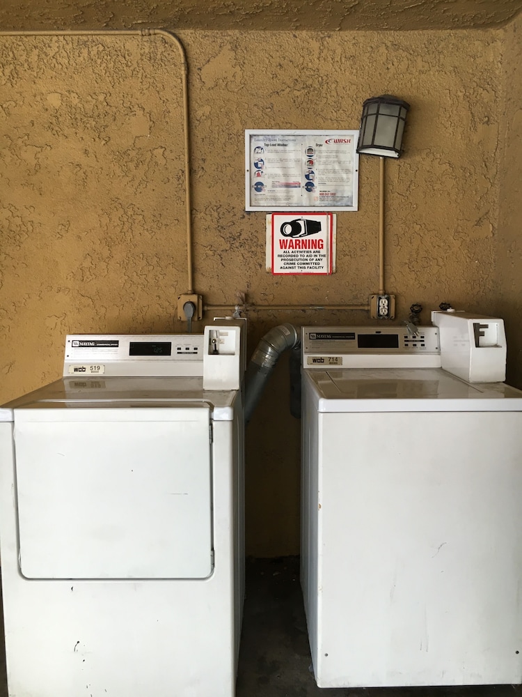 Riverside Inn & Suites 43/56