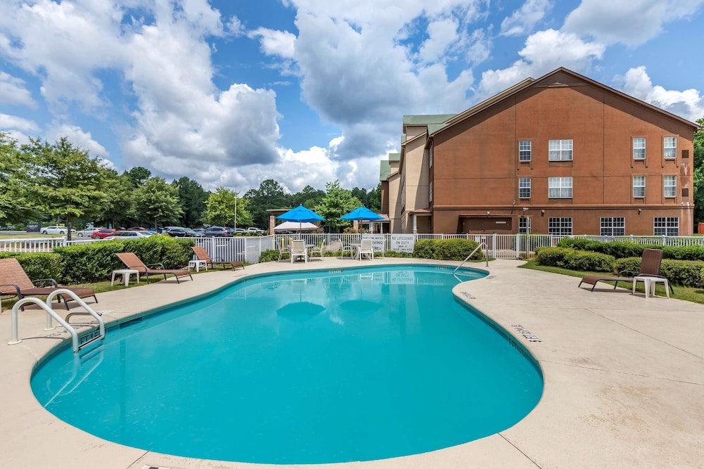 Country Inn & Suites by Radisson, Aiken South 4/39