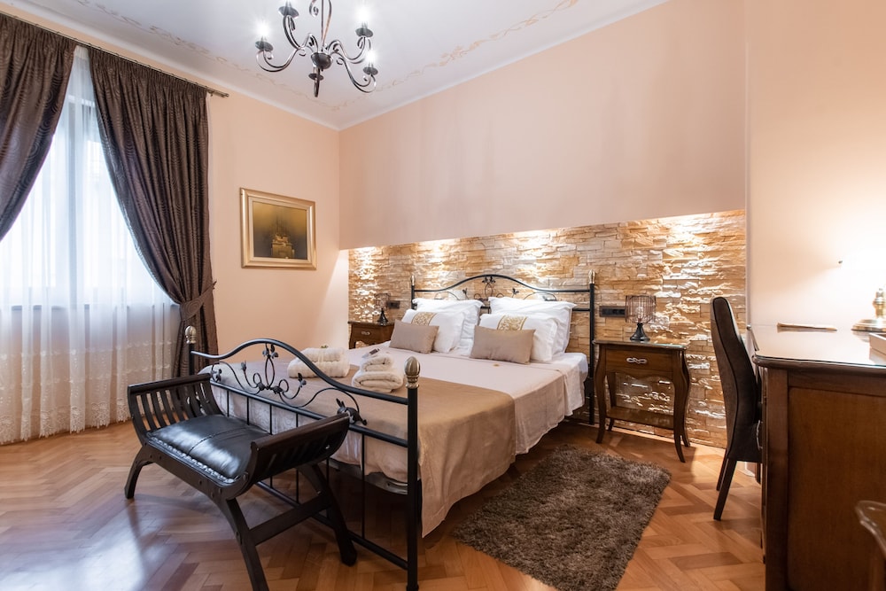 Unique Luxury Rooms 29/66