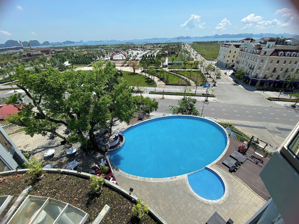 Novotel Ha Long Bay 43/47