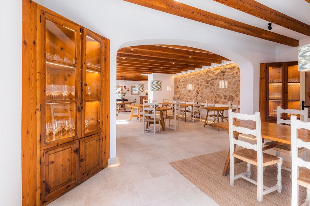 FINCA HOTEL ALBELLONS PARC NATURAL 58/70