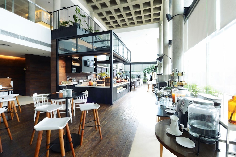 Morrissey Hotel Residences 47/60