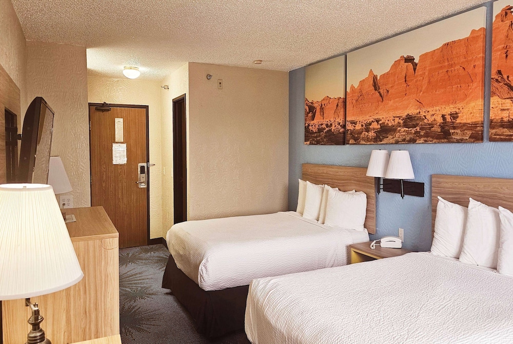 Days Inn by Wyndham Ozark Springfield 12/22