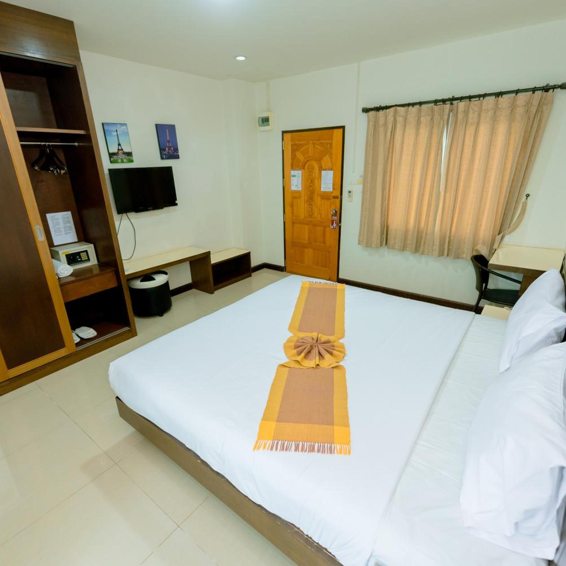 BANDER HOTEL 26/50