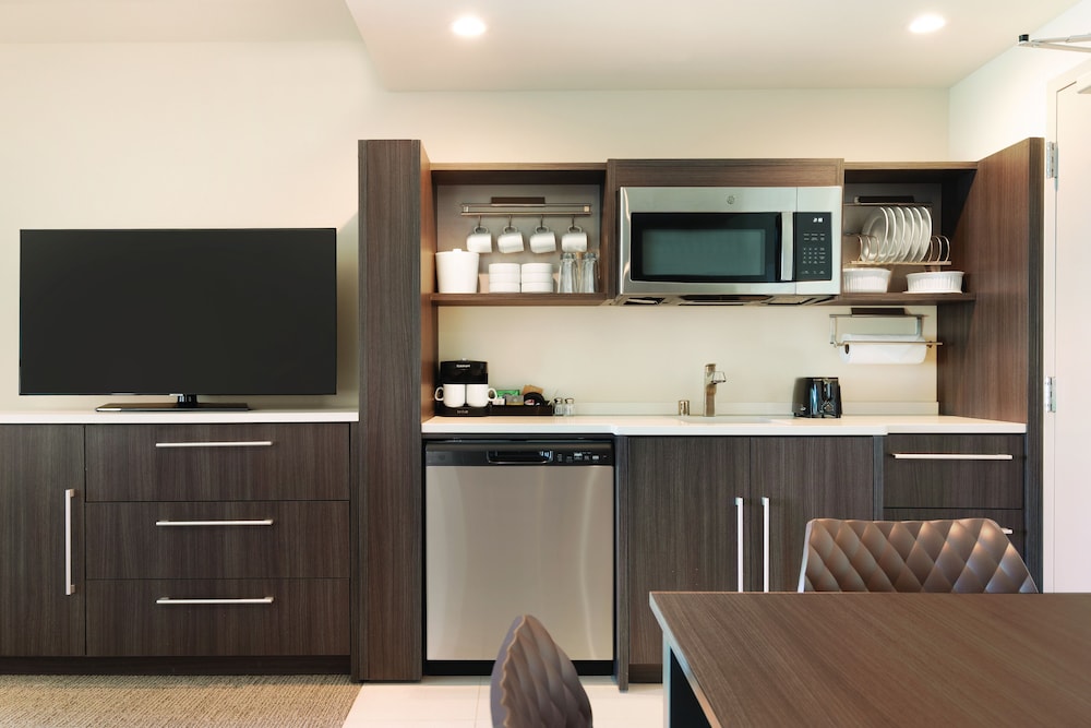 Home2 Suites by Hilton Woodland Hills Los Angeles 6/48
