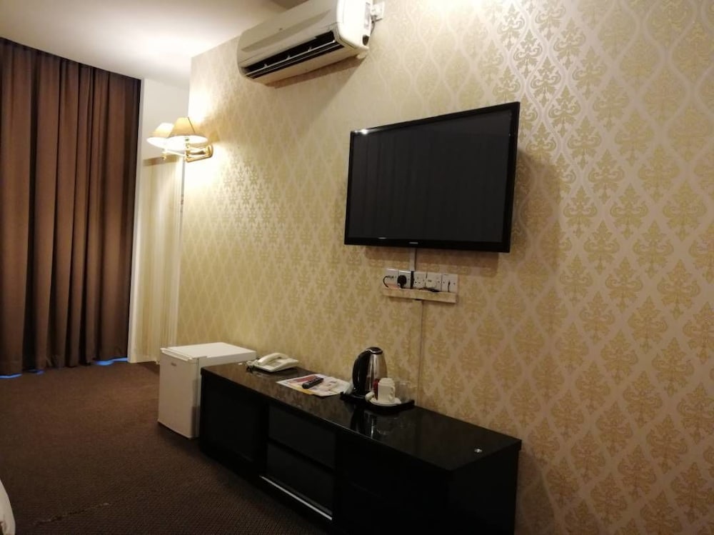 Paragon City Hotel 3/28