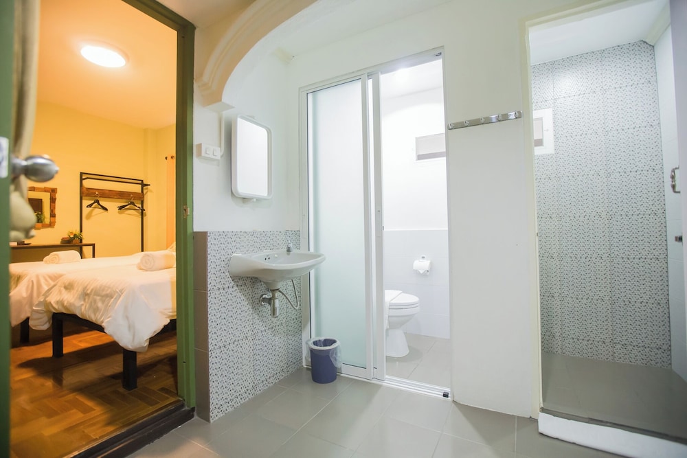 غرفة متصلة عائلية بسرير مزدوج وسريرين منفصلين، Iroom Boutique House 5/6