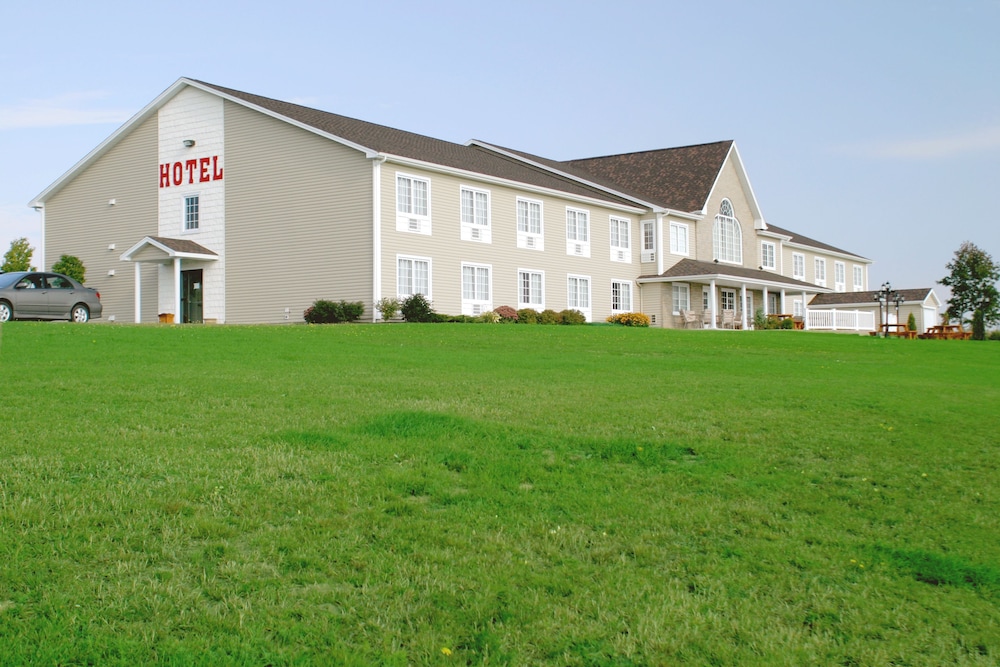 Auberge Bouctouche Inn & Suites 45/49