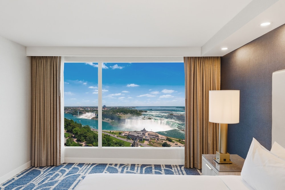 2 Bedrooms, Suite, 2 King Beds, 4 Queen Beds, Falls View