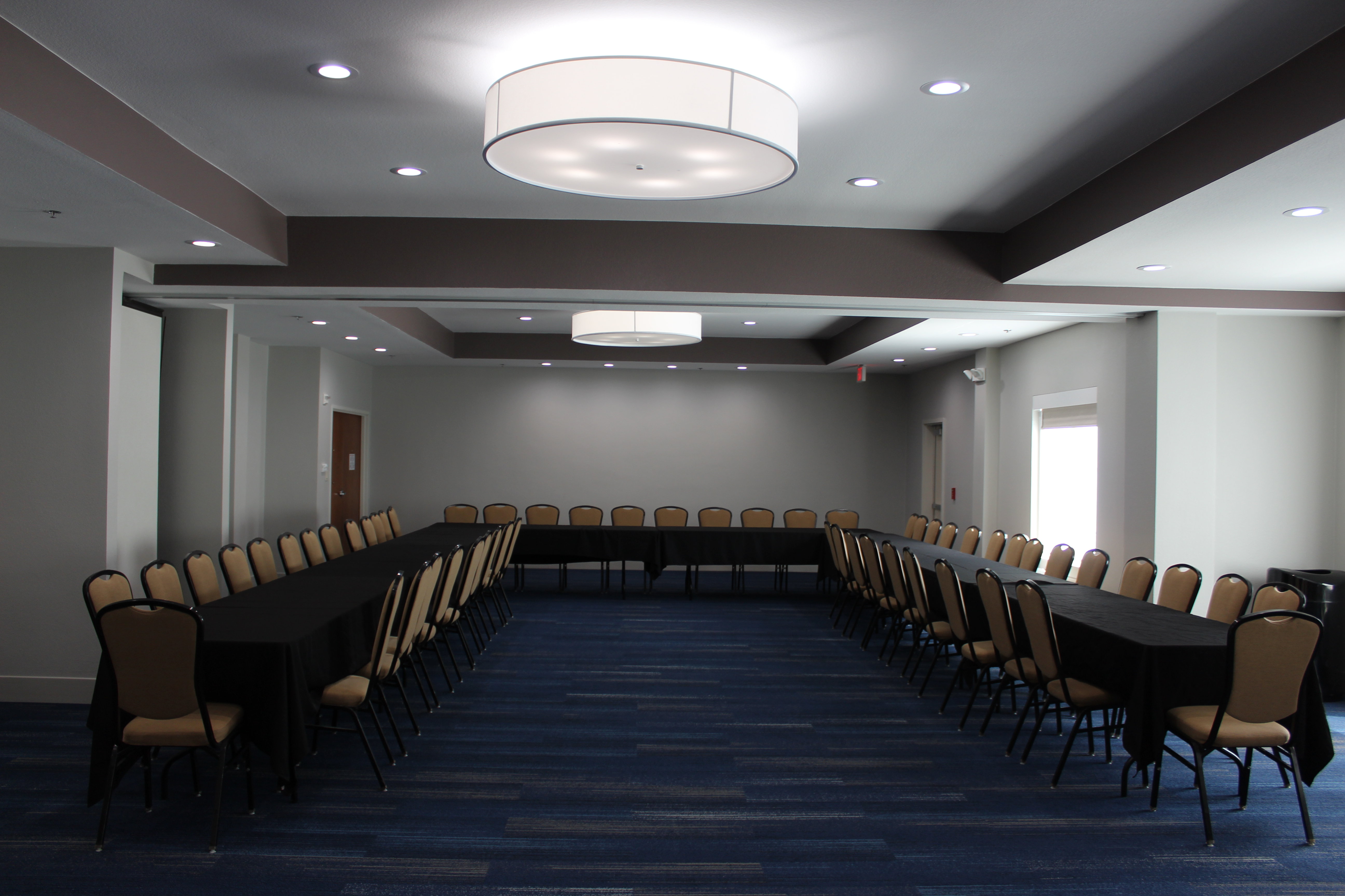 Holiday Inn Express Hotel and Suites Mansfield 47/52