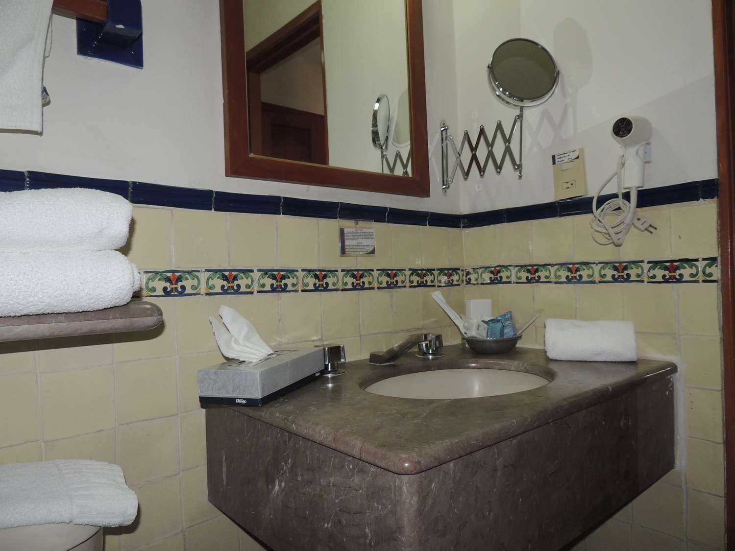 HOTEL CONCIERGE PLAZA COLIMA 28/32