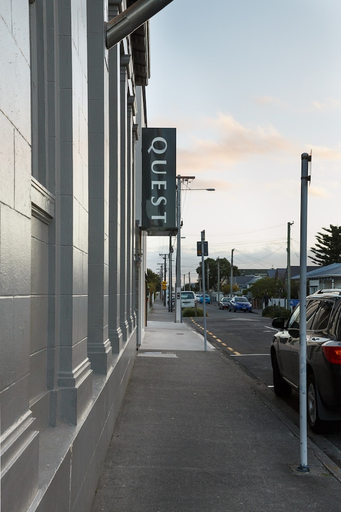 Quest Petone 25/53