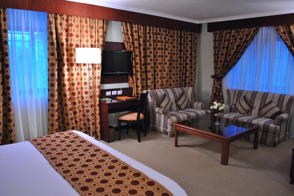 LARSA HOTEL 37/48