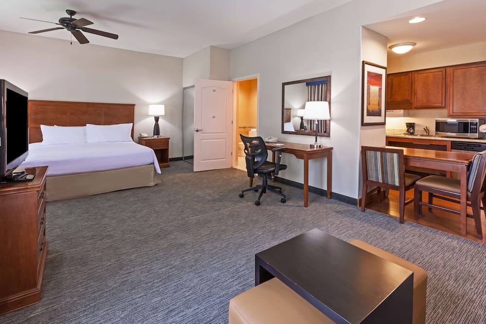 Homewood Suites by Hilton Laredo at Mall del Norte 37/75