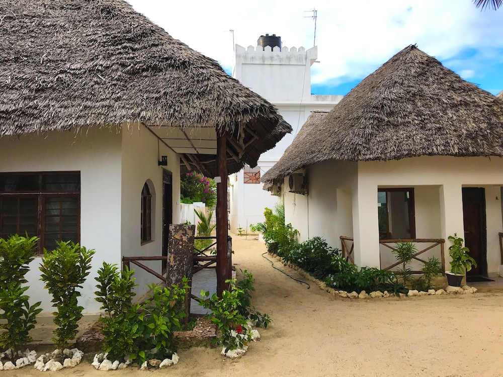 Jambiani White Sands Beach Bungalows 5/68