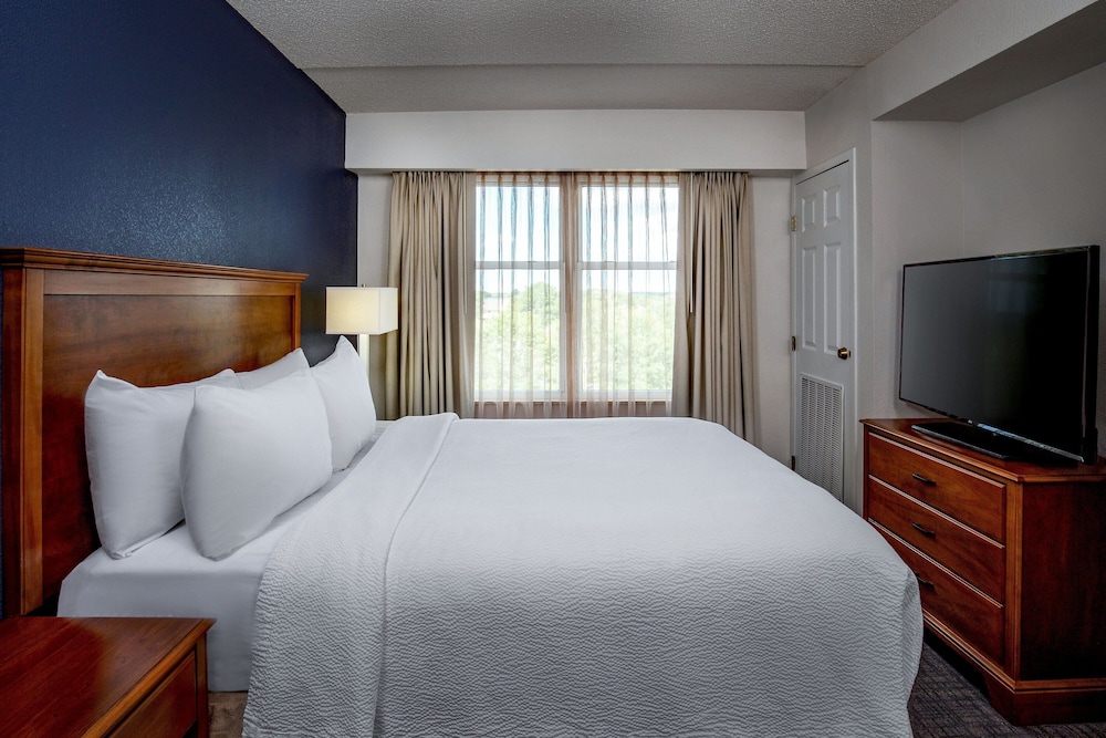 استوديو بسرير كينج مع أريكة، Residence Inn By Marriott Chesapeake Greenbrier 2/9