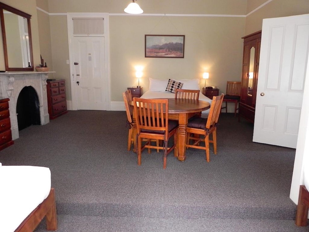 Moore Park Inn 34/39