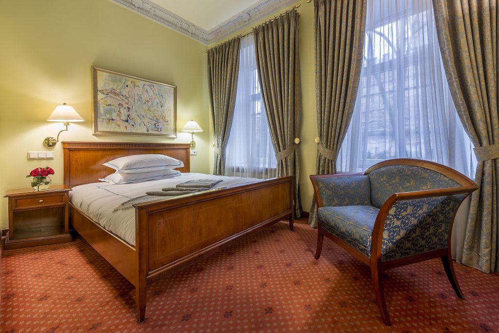 Standard, Double or Twin Bed