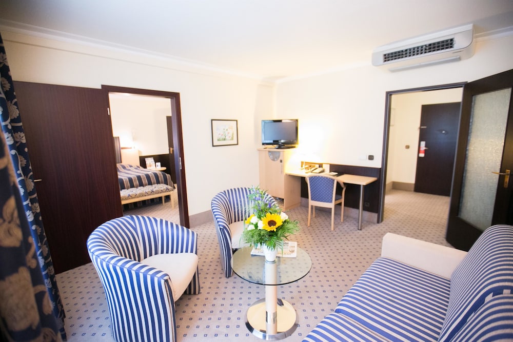 Holiday Inn - The Niu, Stream Monchengladbach 48/71