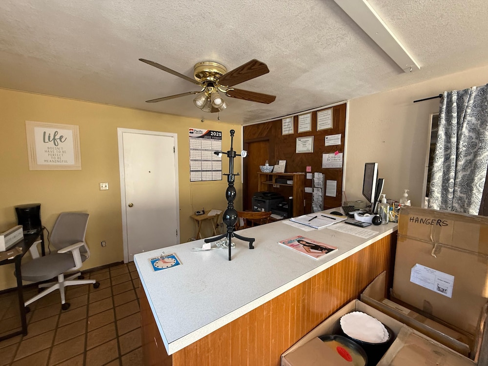Columbia Inn Motel CA 49 47/47