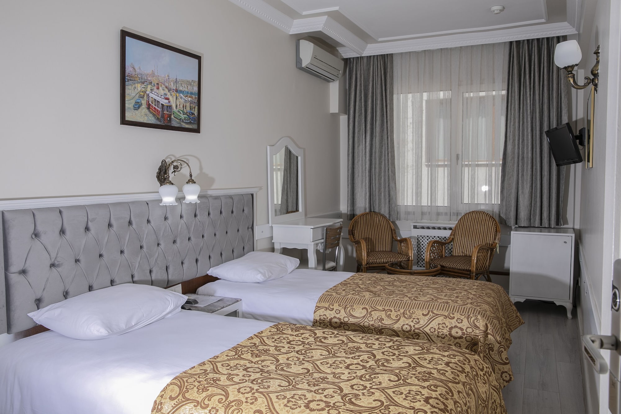 STANDARD, DOUBLE OR TWIN BED