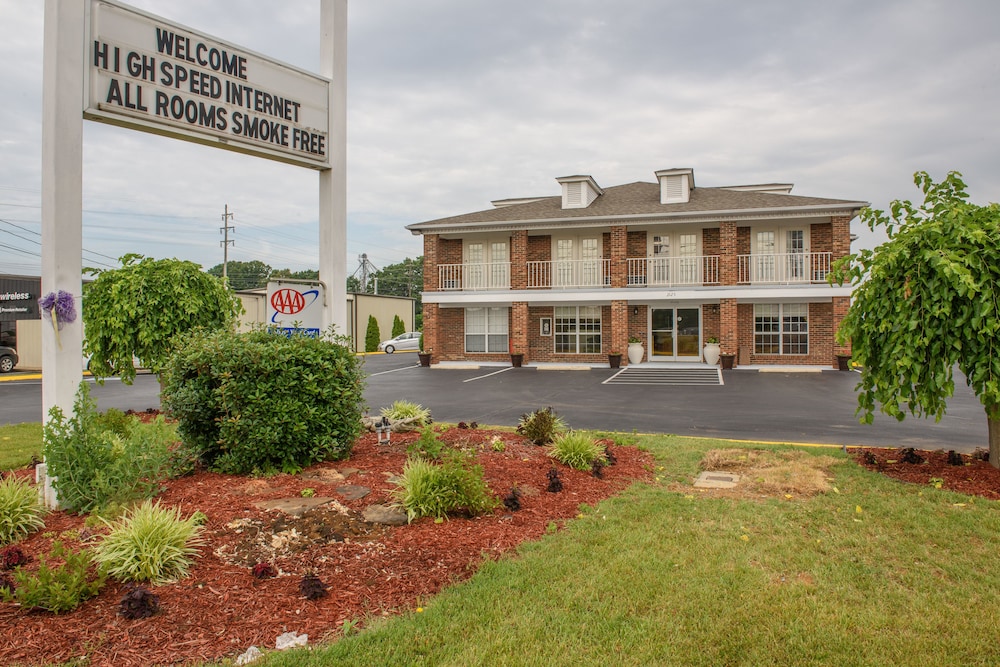 Richland Inn Lawrenceburg 2/46