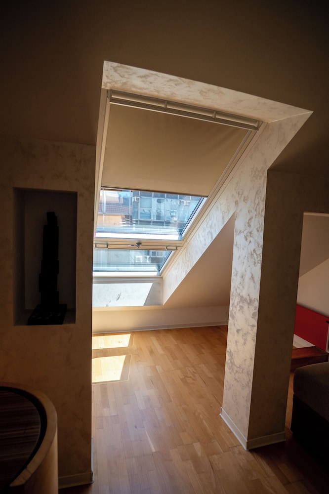 Privilege Suites By Central Park 49/69