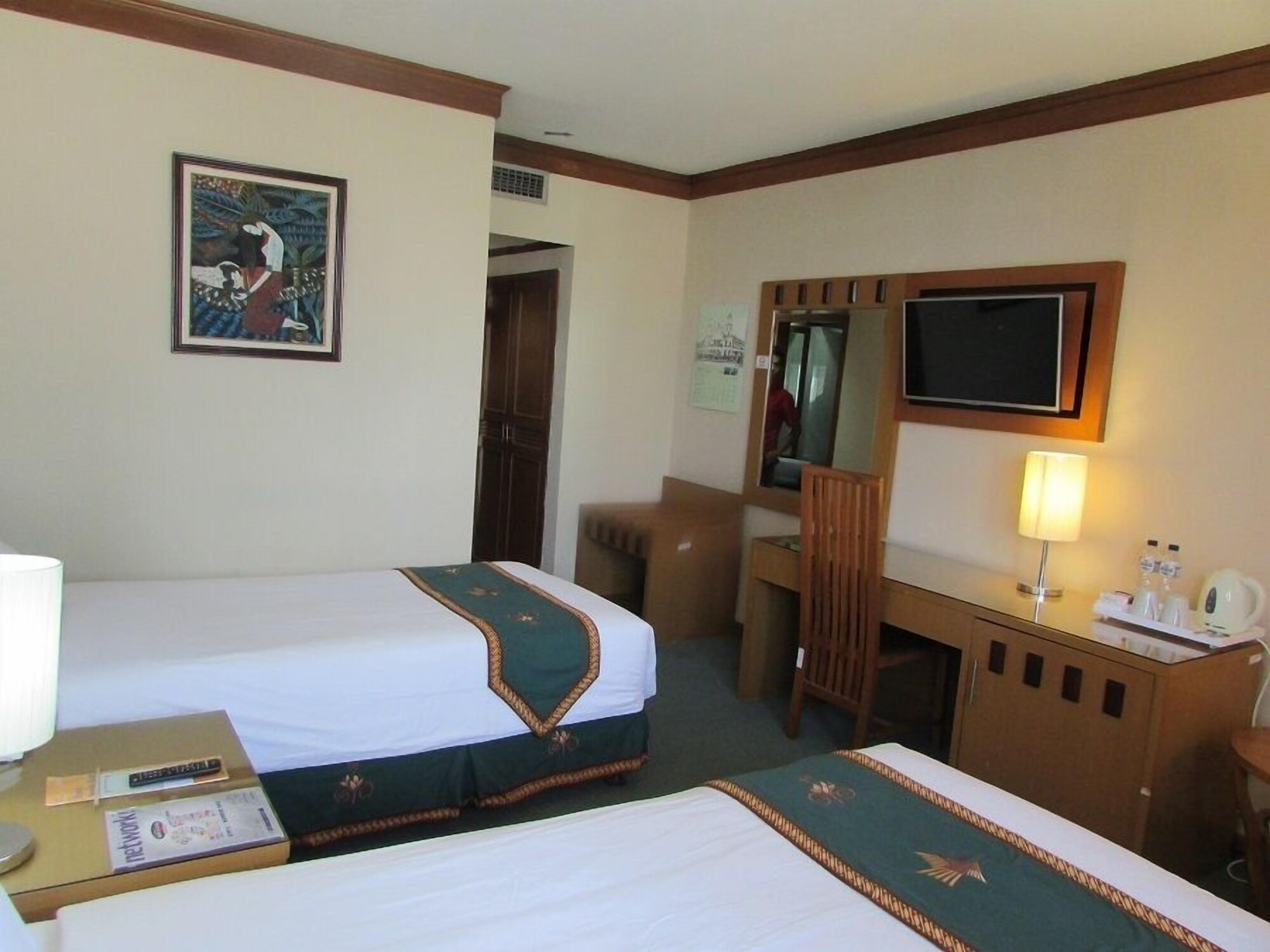 ROOM, TWIN BEDS