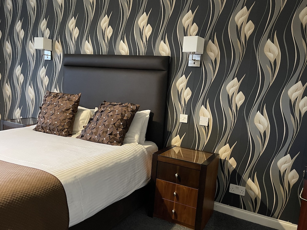 Castlecary House Hotel 29/37