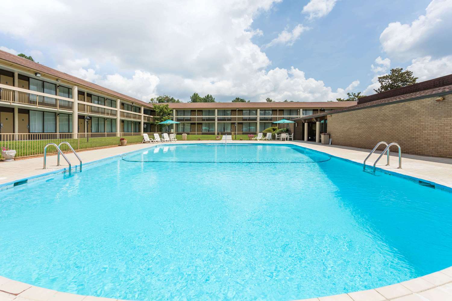 Clarion Inn Southern Pines - Pinehurst 18/31