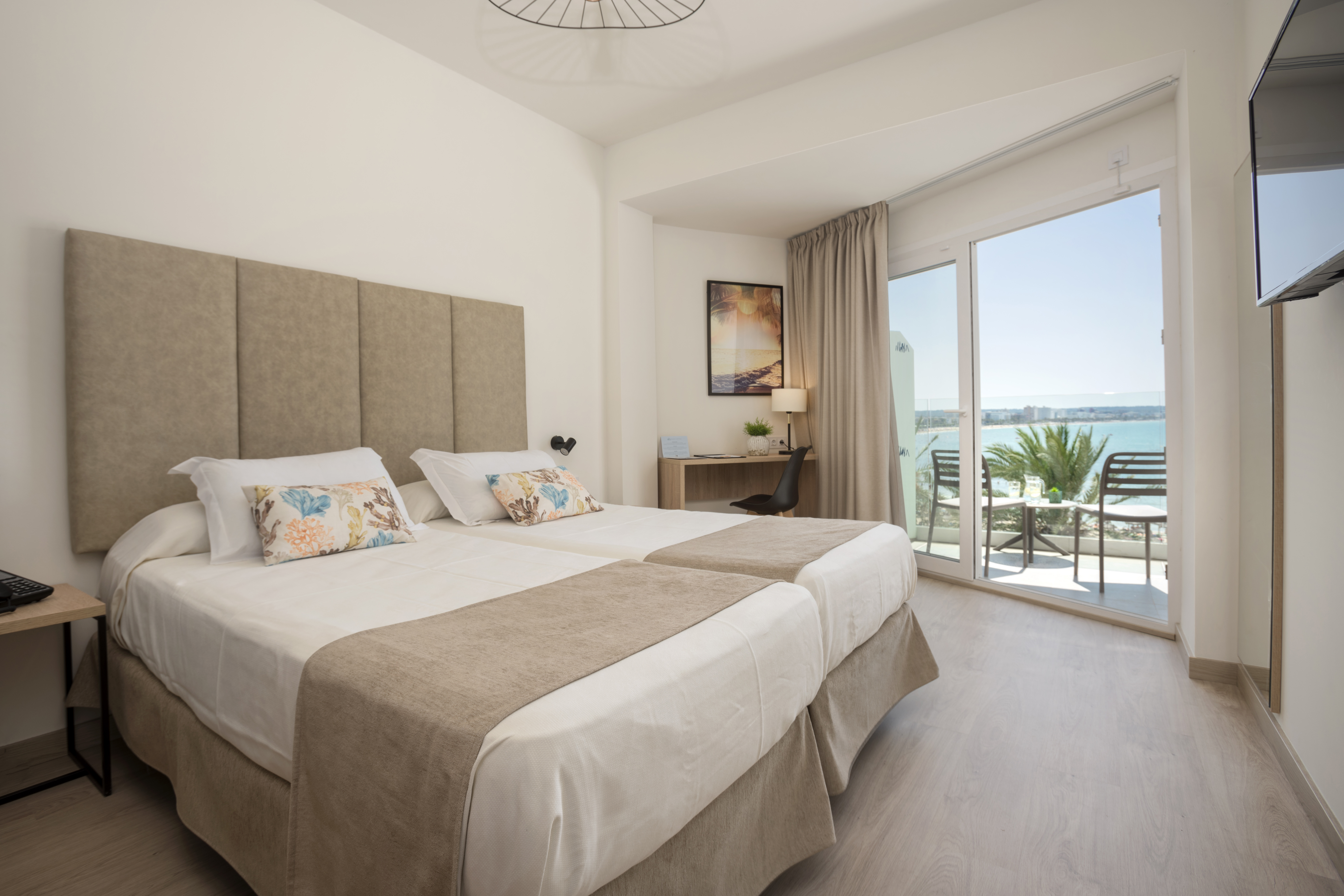 ROOM, DOUBLE OR TWIN BED, SEA VIEW