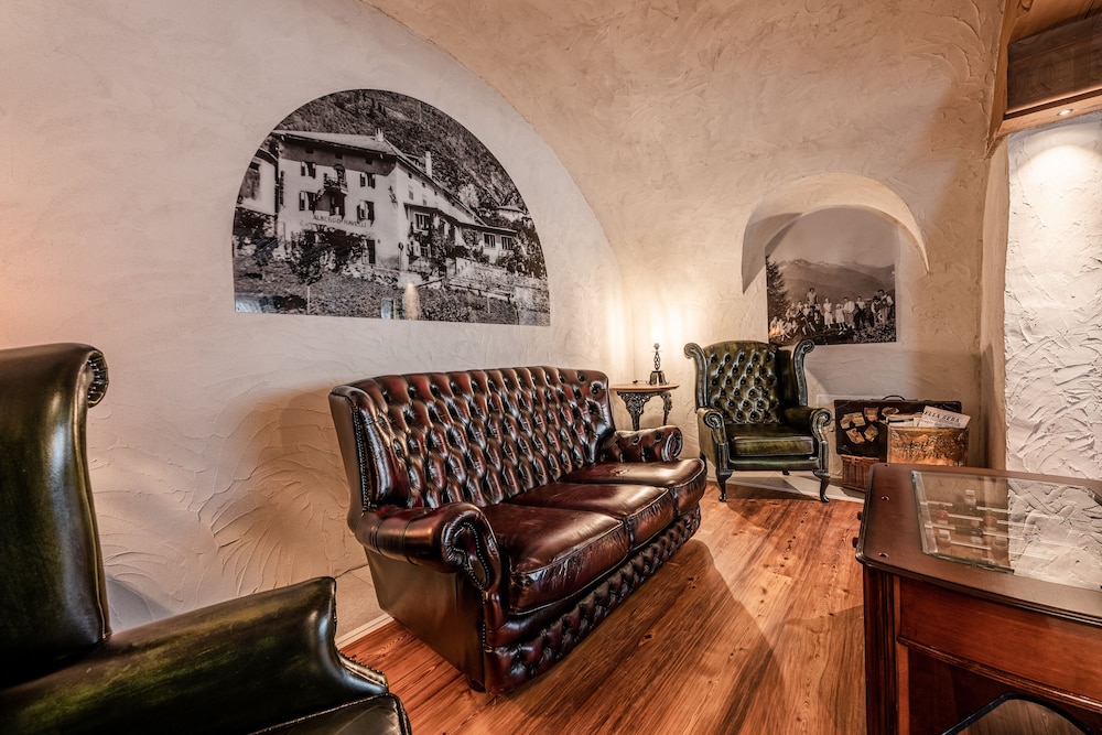Hotel Palace Ravelli 61/83